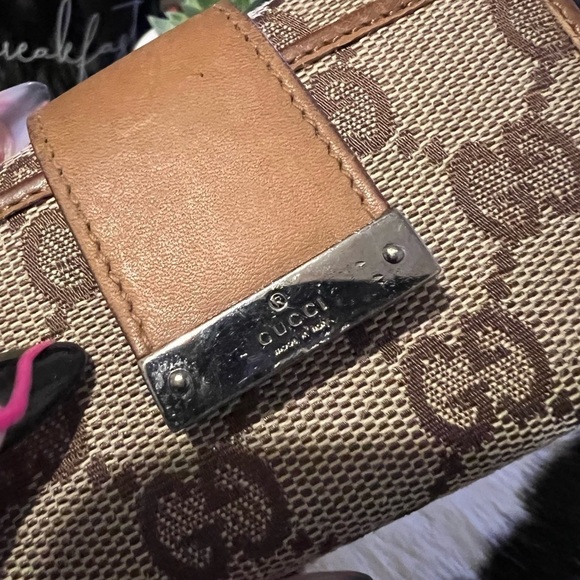 Authentic Gucci Key Holder - Picture 2 of 14